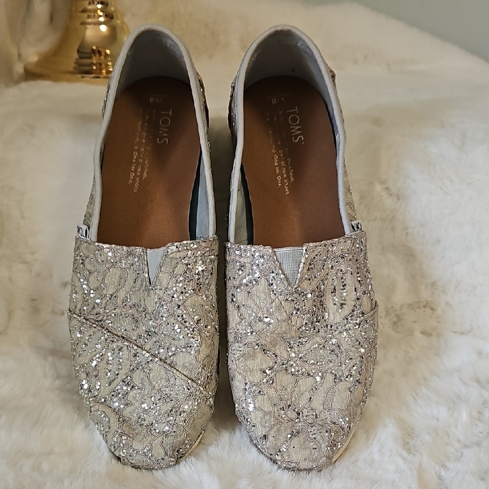 TOMS Women's Sparkling Loafers - Silver and Cream